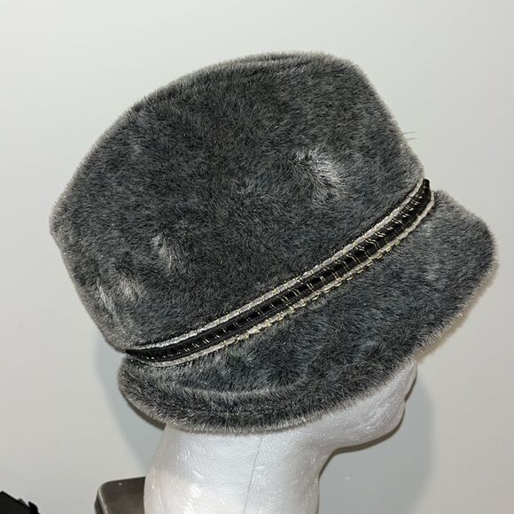 Tyrollean Alpine Oktoberfest German Gray Fake Fur Ear Muff Cap Hat Ford Mustang - Picture 3 of 9